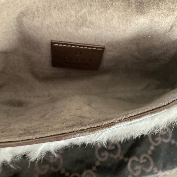 Gucci by Tom Ford Mink Fur Clutch Fall Winter 2004 Y2K Vintage Dragon Detail - Picture 11 of 16